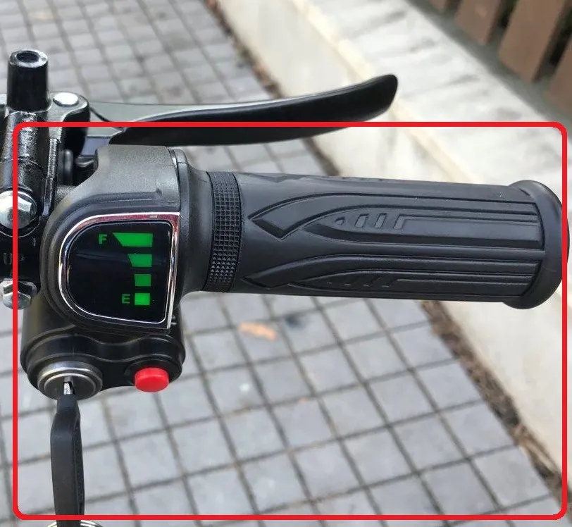 Akcelerátor s displejem – Futura 1000 ECO (vč.klíčků) - 2