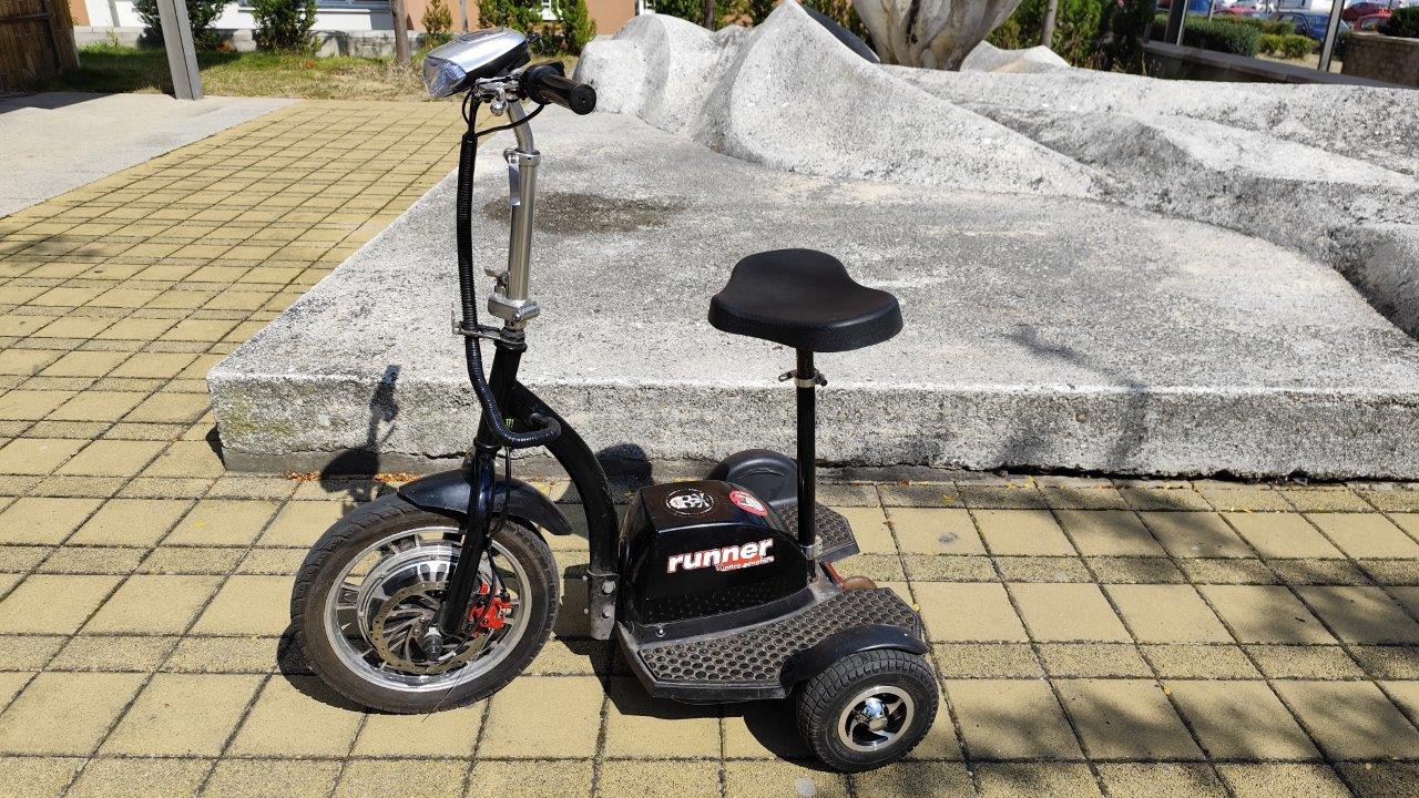 RUNNER 500 SL - starší tříkolka (komise)