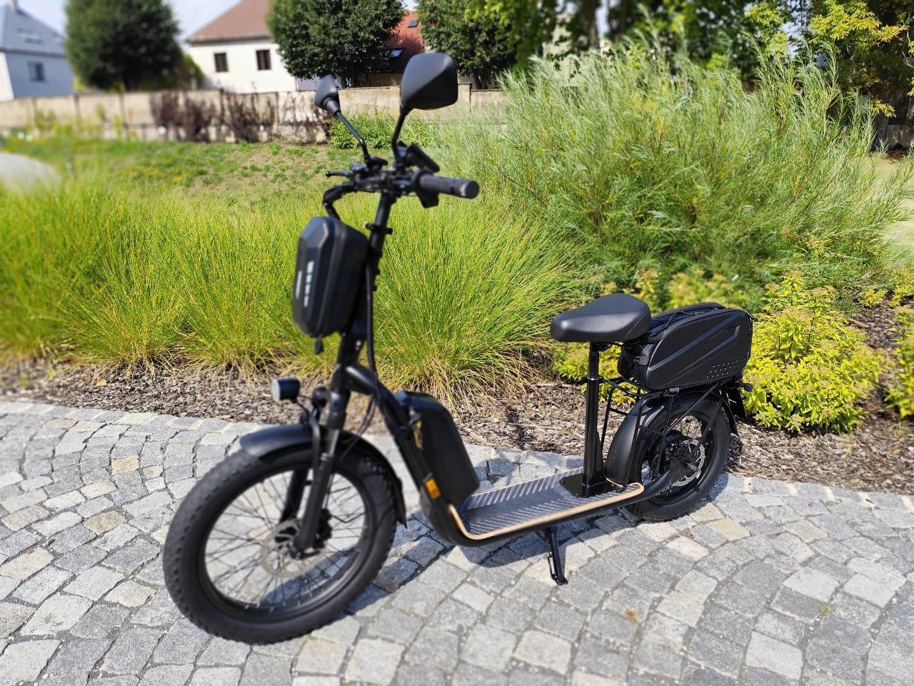 X1500 Pro EEC - 15,6Ah elektro moped (předváděcí)